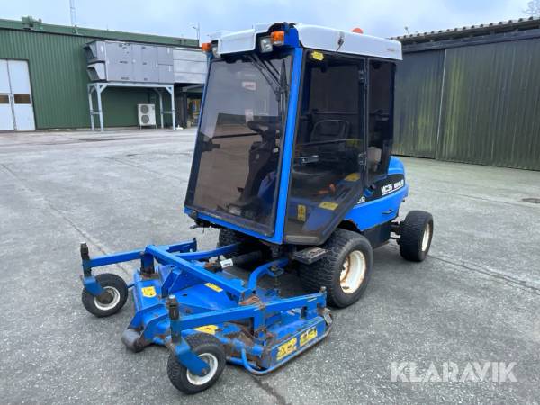 Redskapsbärare New Holland MC35 med vinterutrustning