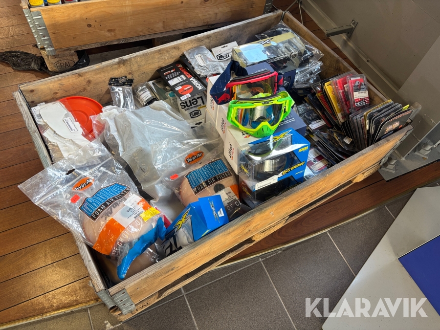 Parti med crossdelar / tillbehör