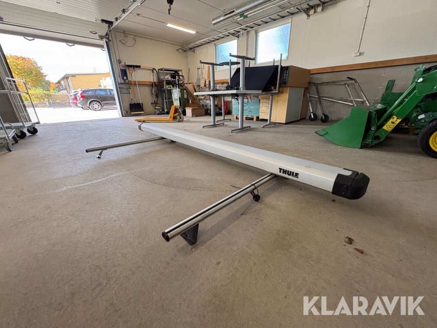 Takräck med rörbox Thule