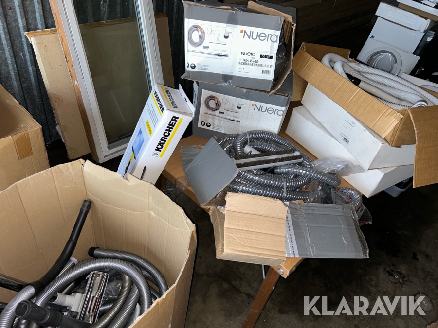 Parti med tillbehör från vitvarubutik