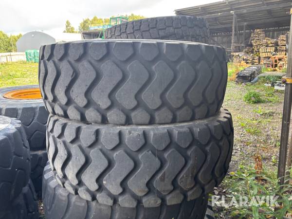 Entreprenaddäck 17.5R25 2 st