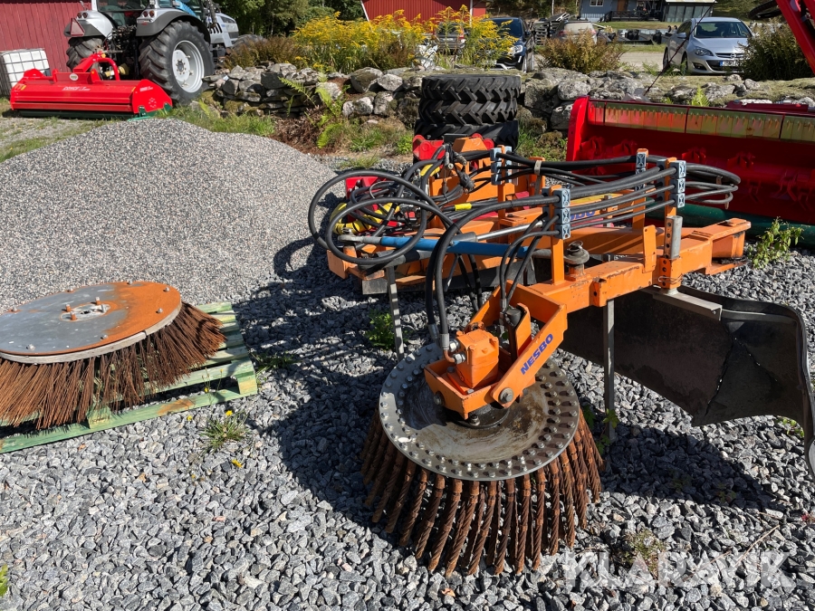 Hydraulisk ogräsborste Nesbo UK-700R/L