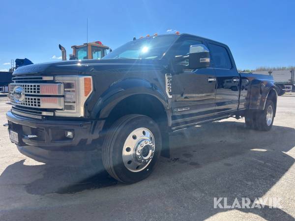 Pickup Ford F-450 Crew Cab 6.7 V8 Power Stroke 4x4 TorqShift C-kort