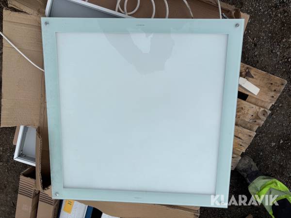 Parti med blandade lyspaneler 60x60cm