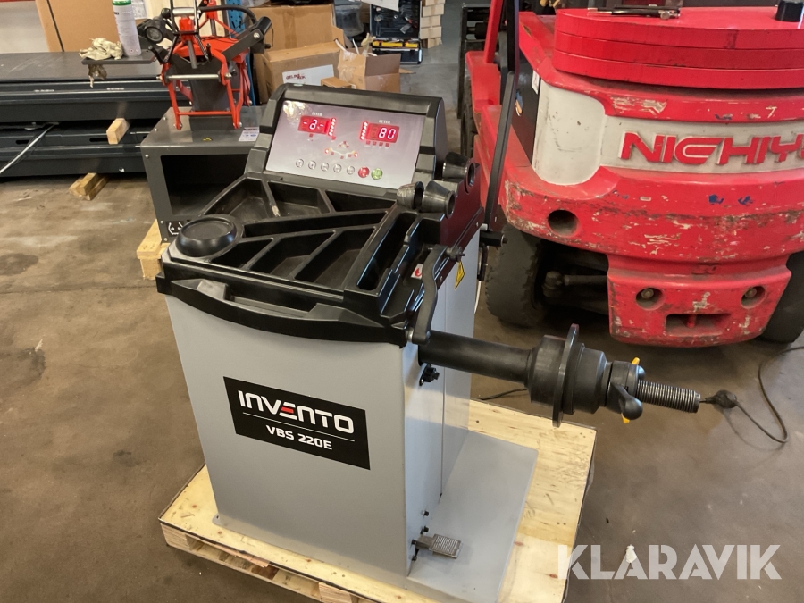 Balanseringsmaskin Invento VBS220E för personbilshjul