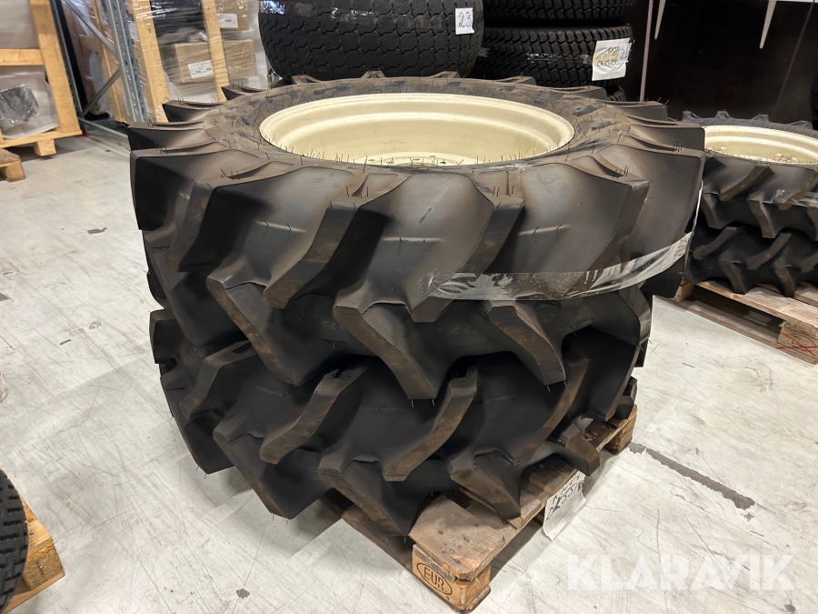 Traktordäck 2 st Hung-A 14.9-28