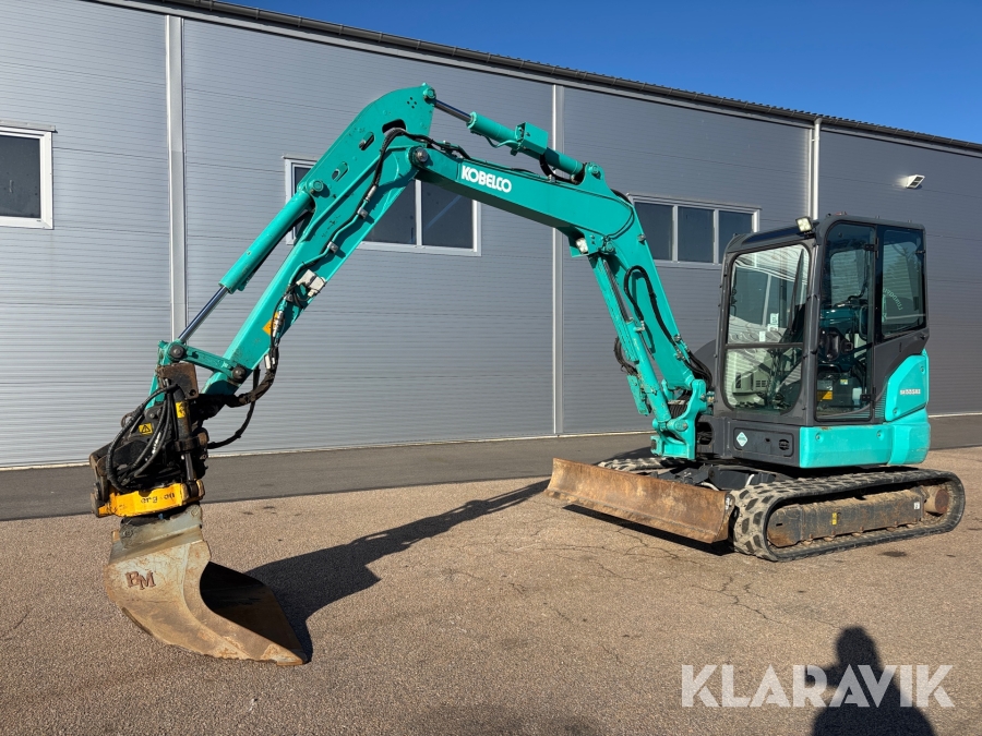 Grävmaskin Kobelco SK55SRX-6 med tiltrotator och 10 redskap