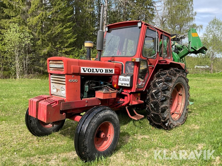 Traktor Volvo BM 650 med dubbelmontage