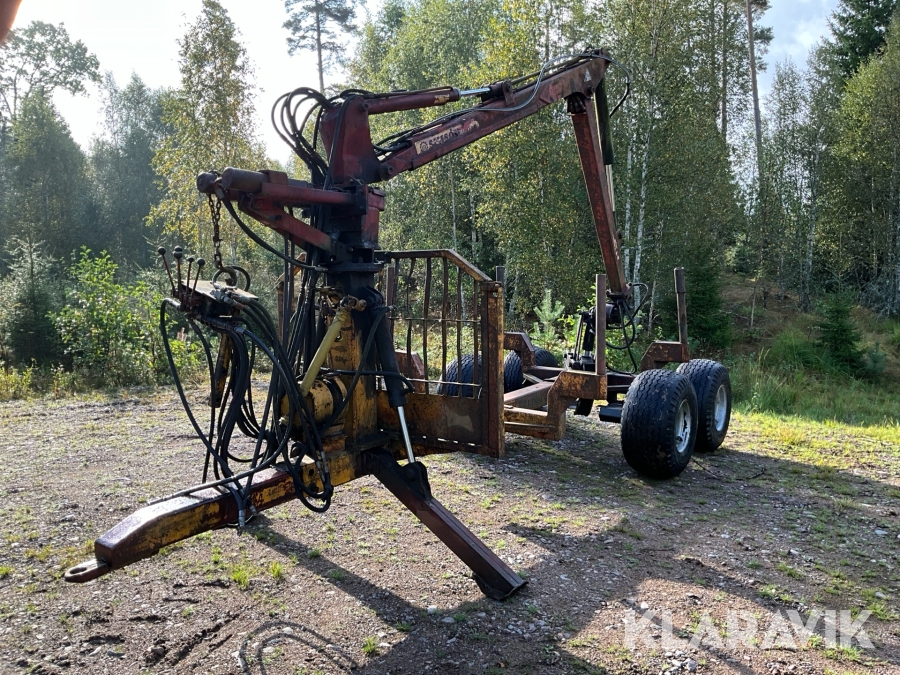 Skogsvagn med kran