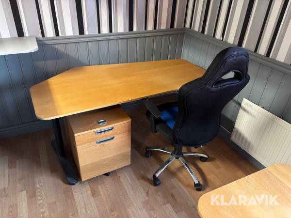 Skrivbord med hurts & stol