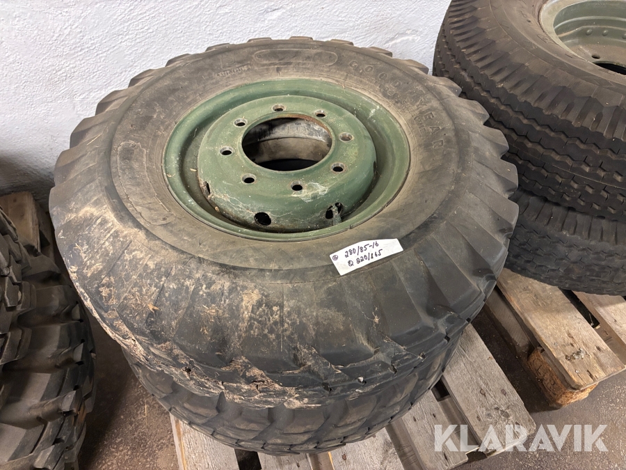 Däck på fälg Good Year 280/85-16 2st