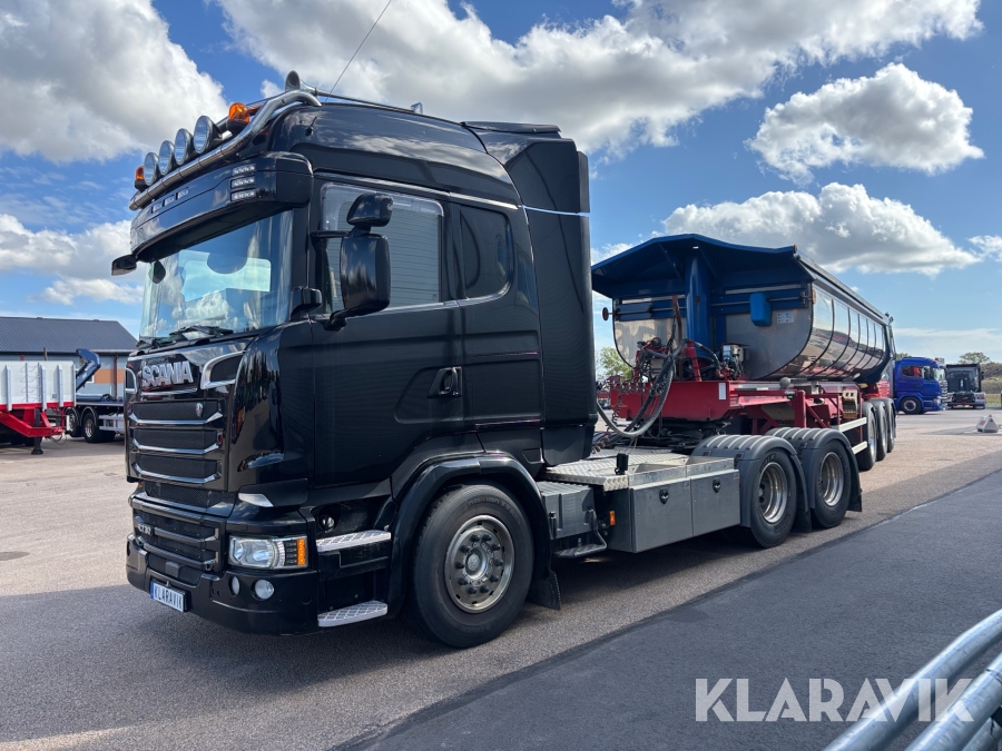 Dragbil Scania R730 med asfaltstrailer Carnehl Kolstad