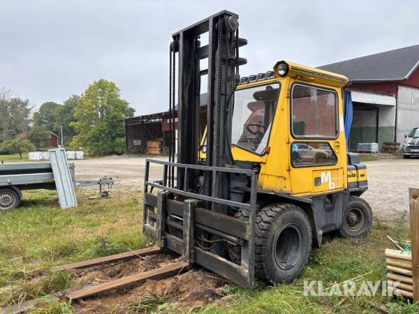 Truck Komatsu FD40