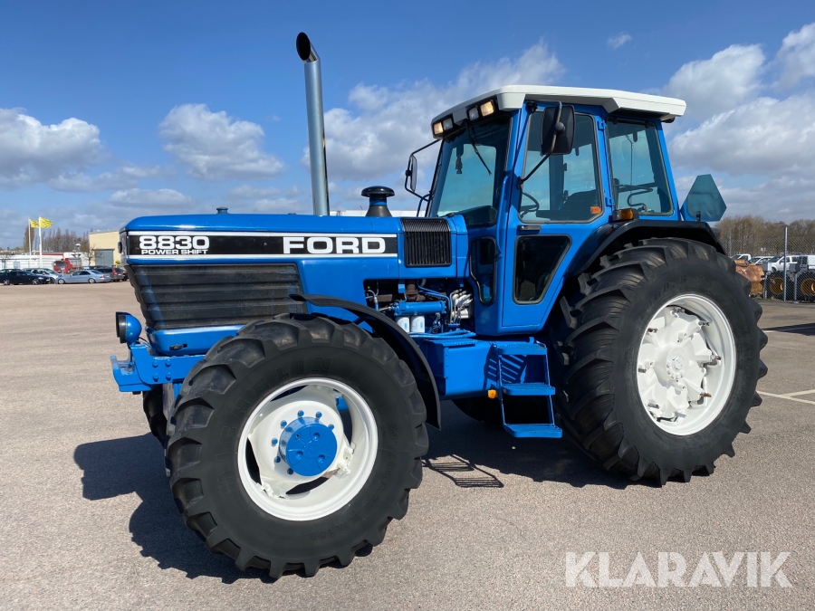 Traktor Ford 8830 Power Shift