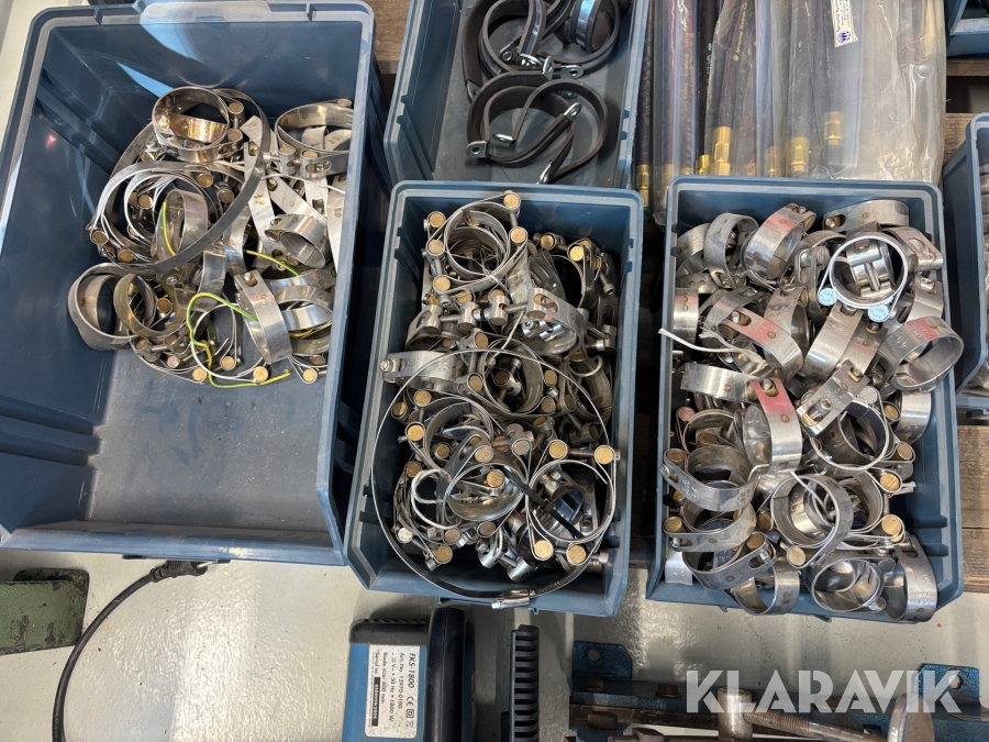 Parti med rörklämmor rostfria