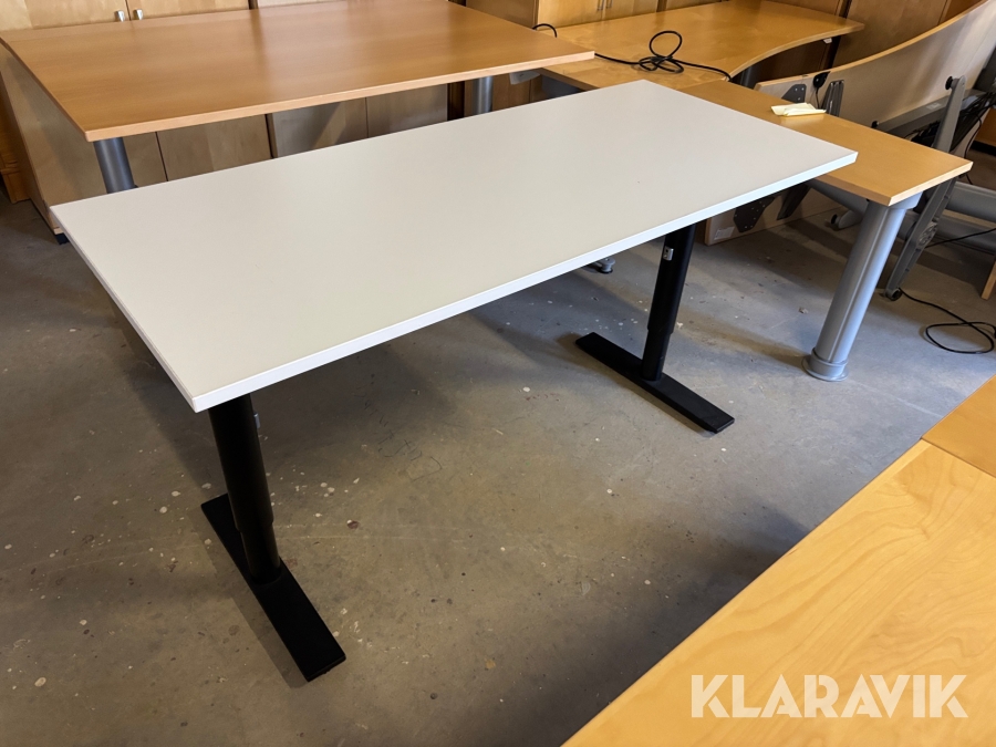 Skrivbord Kinnarps höj/sänkbart