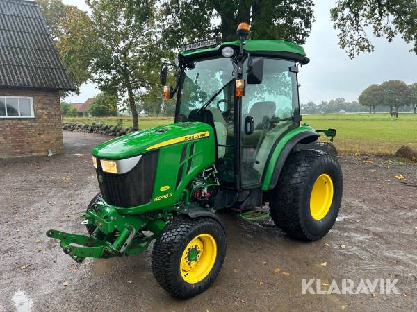 Traktor John Deere 4066R