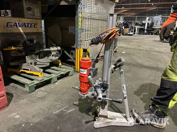 Kärnborrmaskin på stativ Weka DK 18