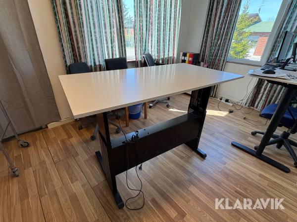 Höj och sänkbart skrivbord EFG