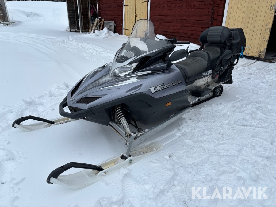 Snöskoter Yamaha Venture 700 trippel