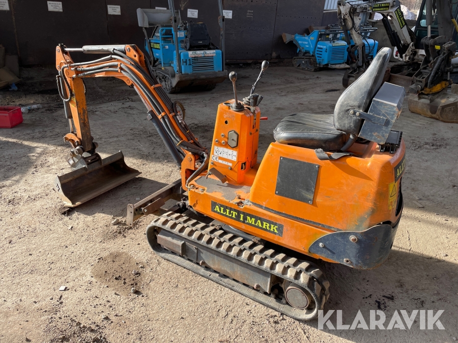 Minigrävare Hanix H08B med skopa