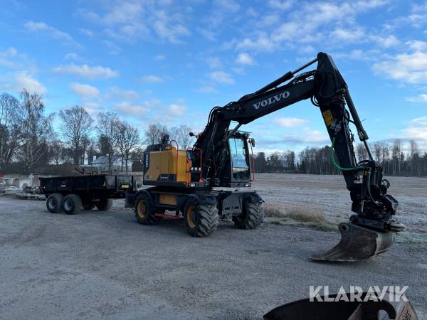 Grävmaskin Volvo EWR150E med kärra