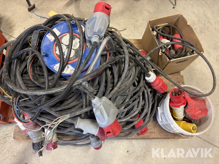 Kabel 32 och 16 ampere diverse kabel och handskar