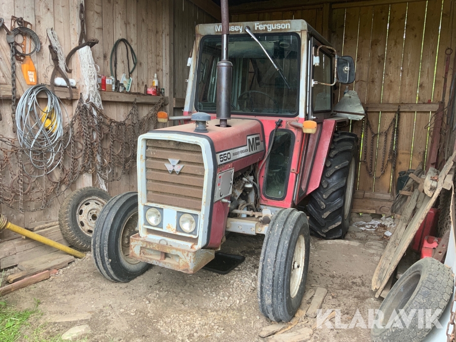Traktor Massey Ferguson 550