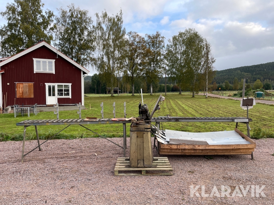 Metallkap Thomas 250 F med rullbänkar