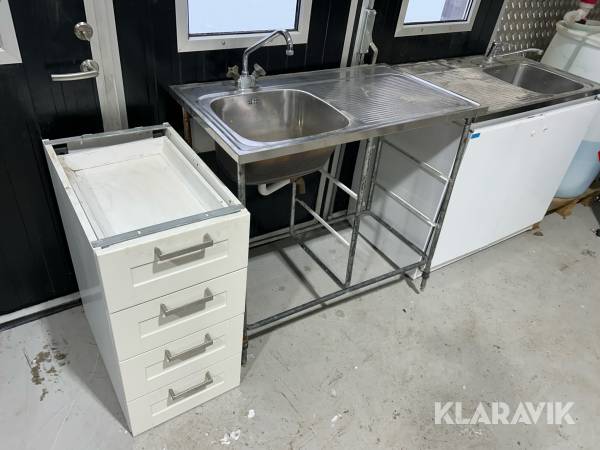 Köksbänkar och skåp