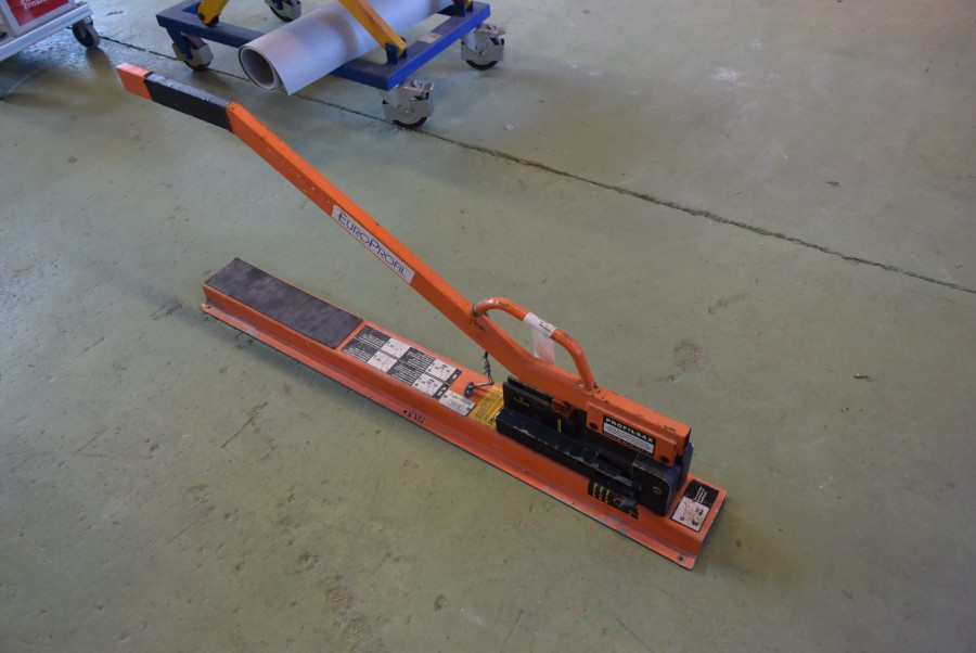 Klipp för plåtreglar