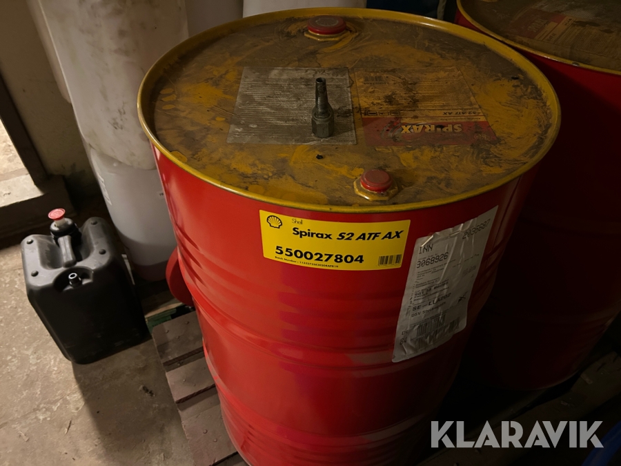 Oljefat med olja Spirax S2 ATF AX