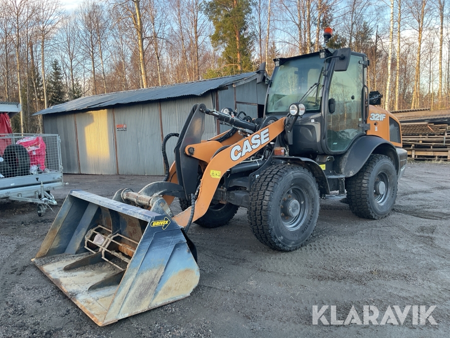 Hjullastare Case 321F med redskap