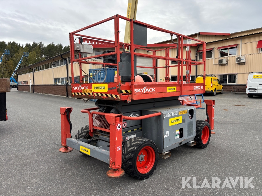 Saxlift Skyjack SJ6832RT 4x4