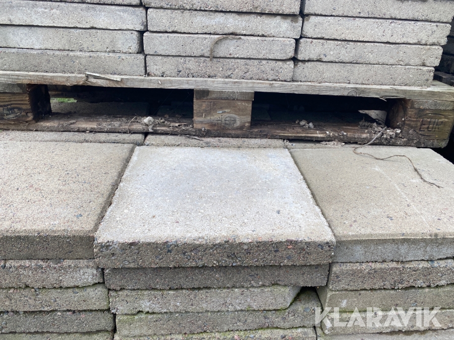 Begagnade betongplattor Ca 670st