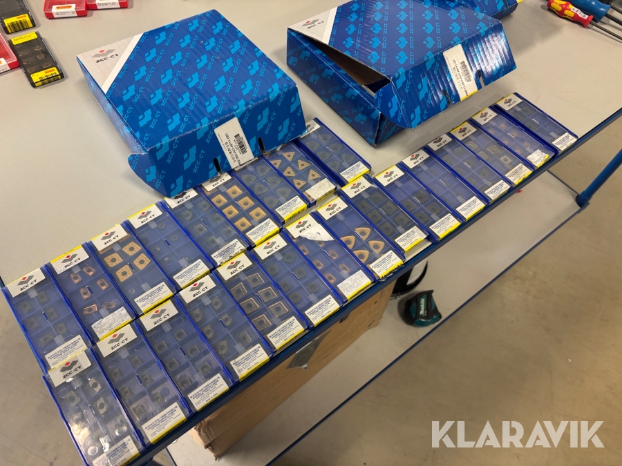 Karbid­skär med hållare och fräs