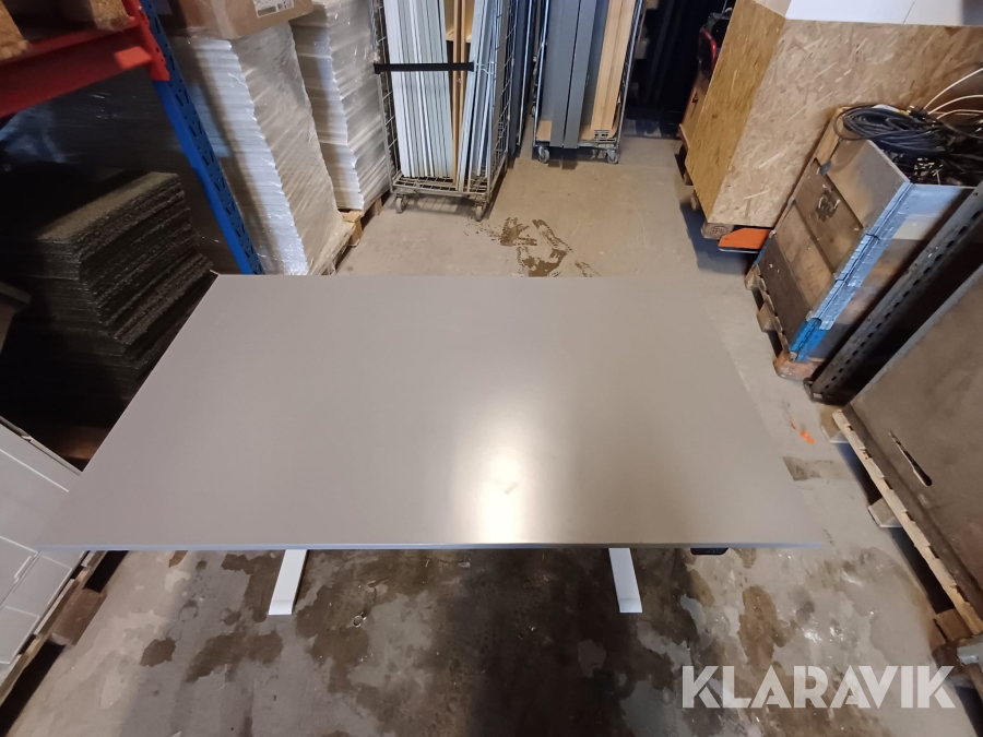 Höj- och sänkbart skrivbord