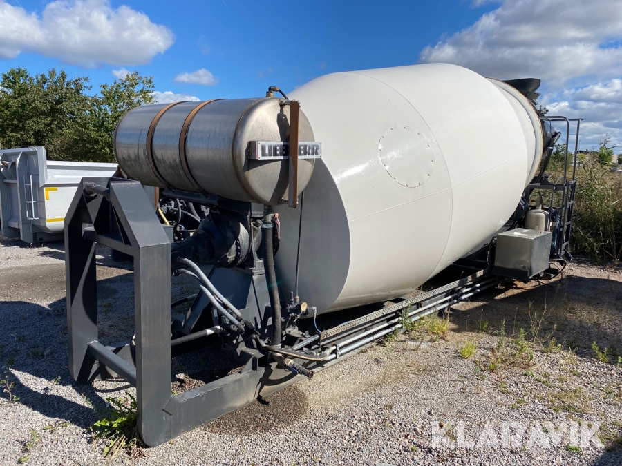 Betongroterare på Lastväxlarram Liebherr