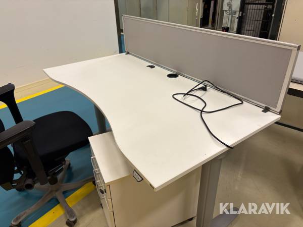 Skrivbord Kinnarps Höj & sänkbart