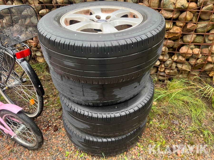 Fälgar 4st 235/65 R 17 till XC70