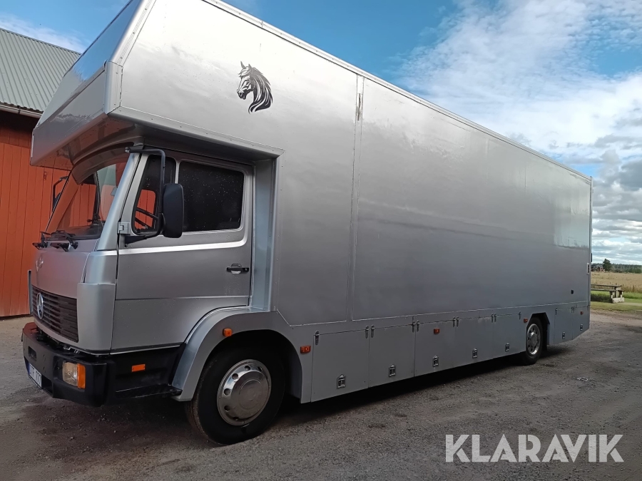 Hästlastbil Mercedes-Benz 1320