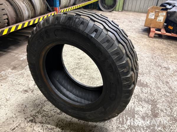 Lantbruksdäck implement 260/70-16 Trelleborg Aw305