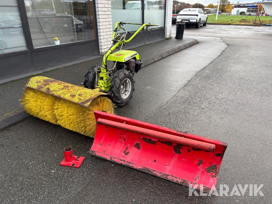 Redskapsbärare Grillino 127 med sopvals och plog