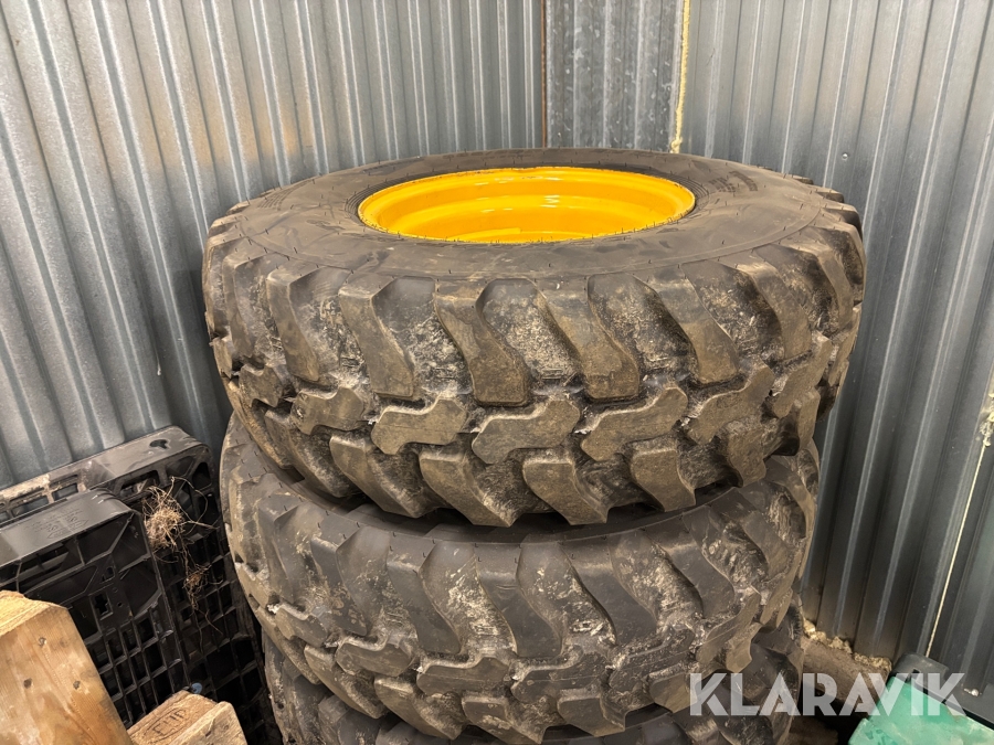 Entreprenaddäck med fälg Dunlop