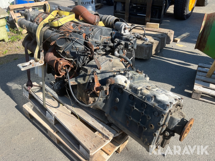 Motor med växellåda Deutz V8