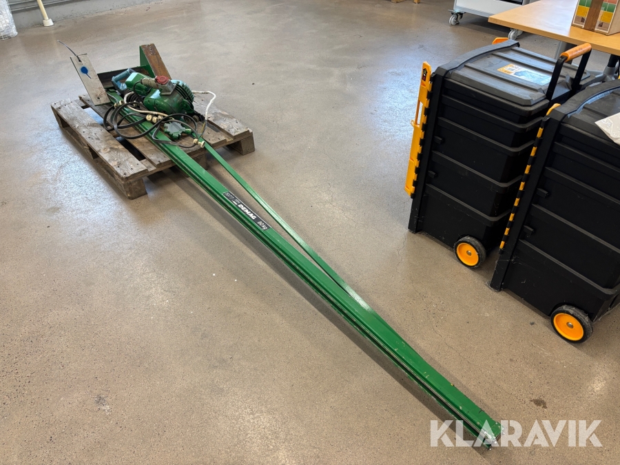 Vägghängd svängkran Demag 80kg