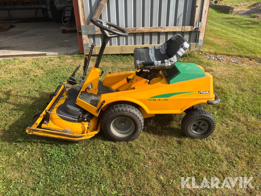 Åkgräsklippare Stiga Villa 2000