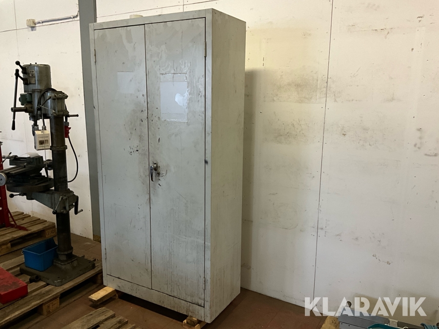 Plåtskåp med ventilation