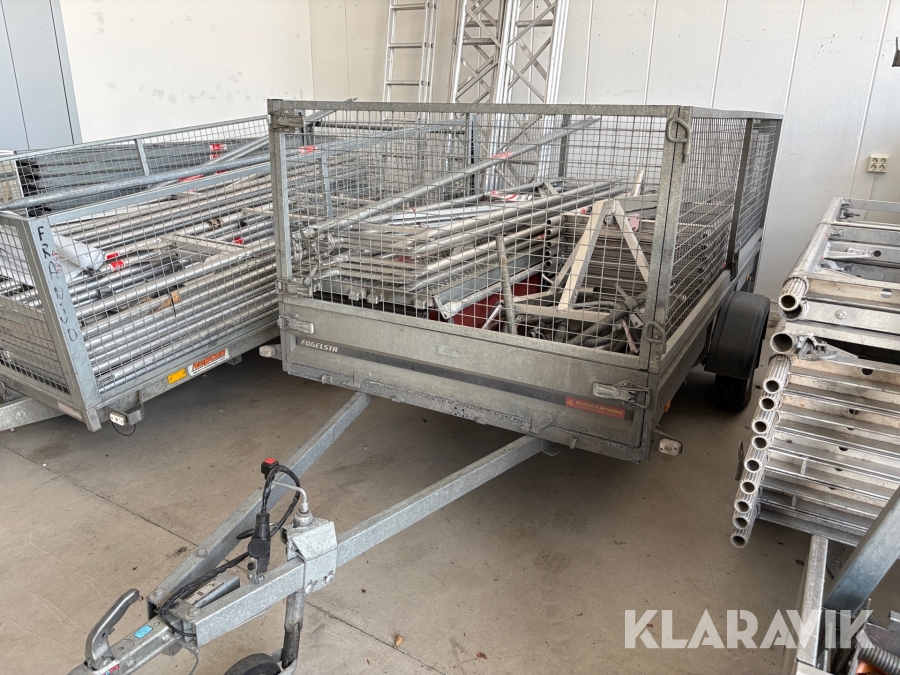 Personbilssläp Brenderup 55R-010404 med byggställningar