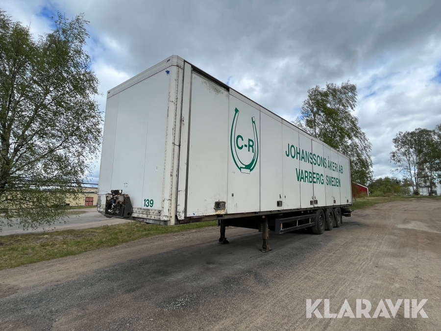 Skåptrailer Schmitz Cargobull SKO 24 med öppningsbar sida